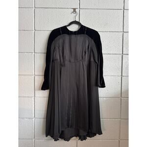 Designer Valentino Long Sleeve Silk Pleated Empire Waist Dress size 8